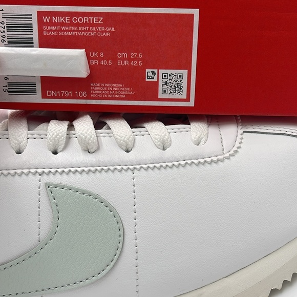 Nike Cortez Leather
Women's
Summit White/Sail/Light
Bone/Light Silver
DN1791-106 - Picture 16 of 16